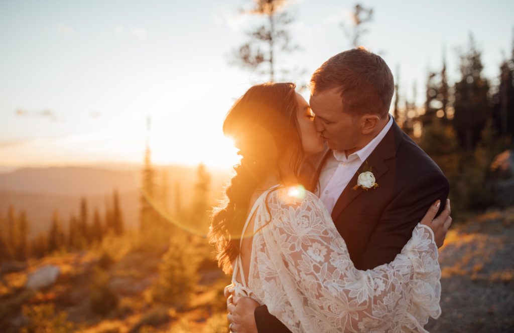 photographer-for-elopement-at-sunset